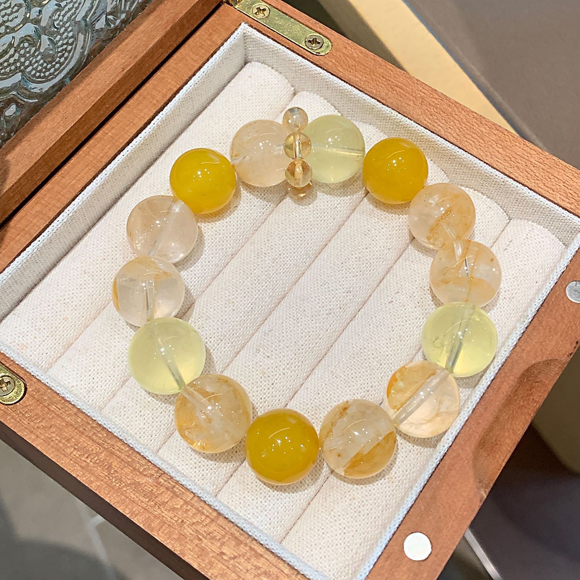 Natural crystal bracelet lemon quartz white crystal yellow resin freeform golden rutilated quartz running ring light luxury bracelet